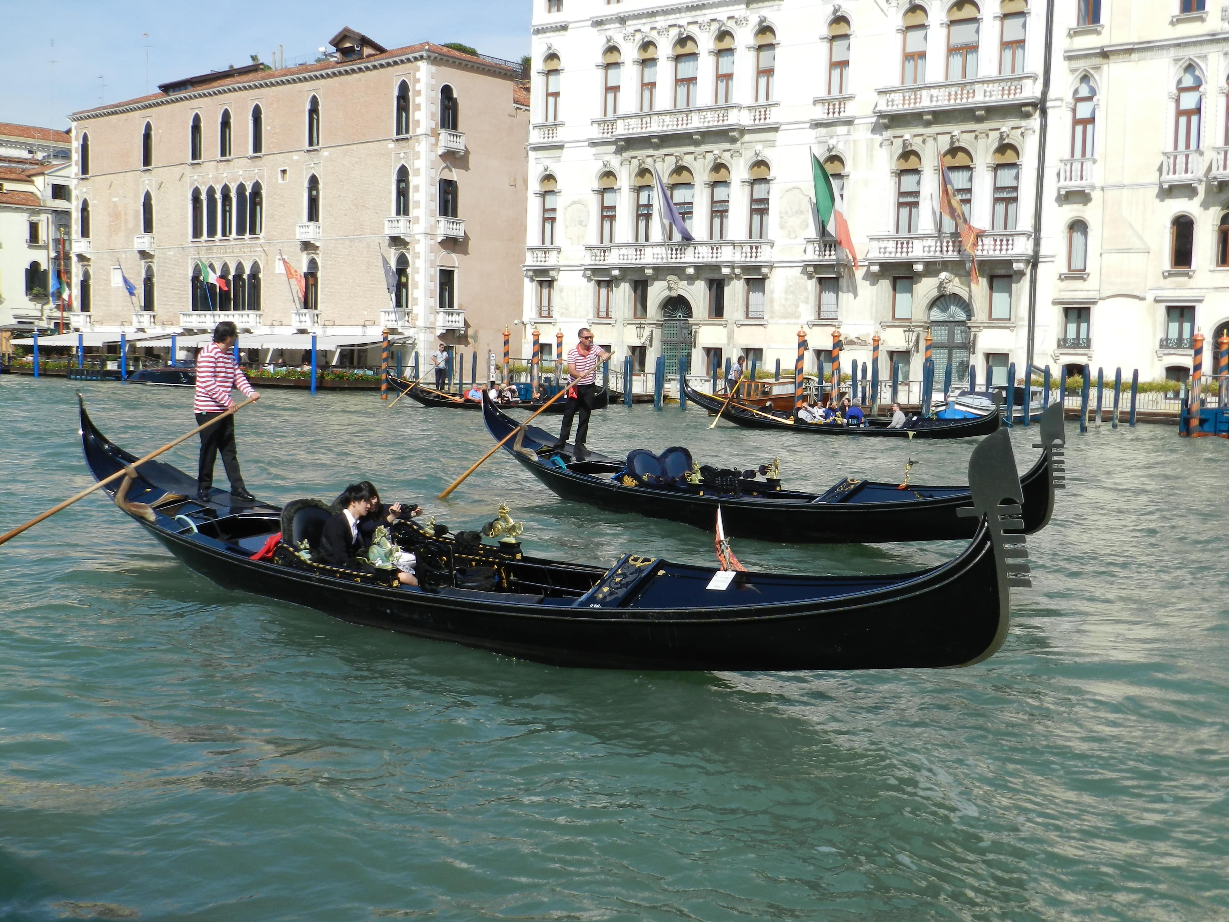 des gondoles à Venise en Italie