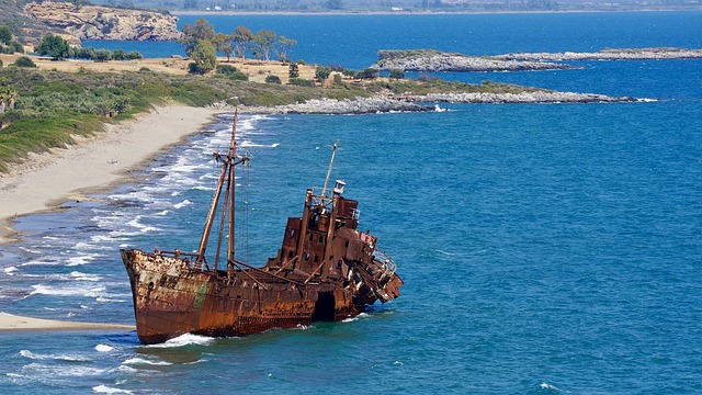 un bateau échoué dans le Péloponnèse 