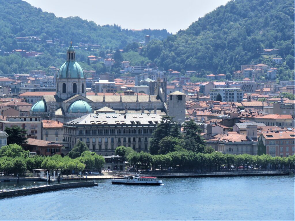 Vue sur la Basilique de Côme