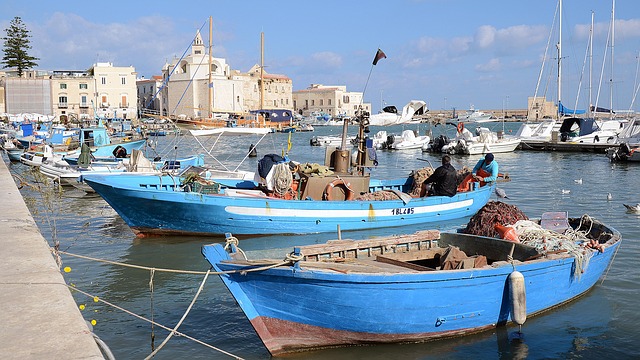 Un port traditionnel dans les Pouilles 