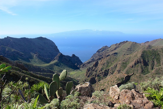 Un panorama de la Gomera à Tenerife