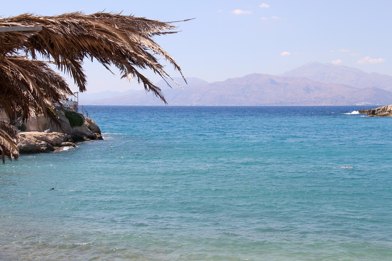 La plage de Matala en Crète