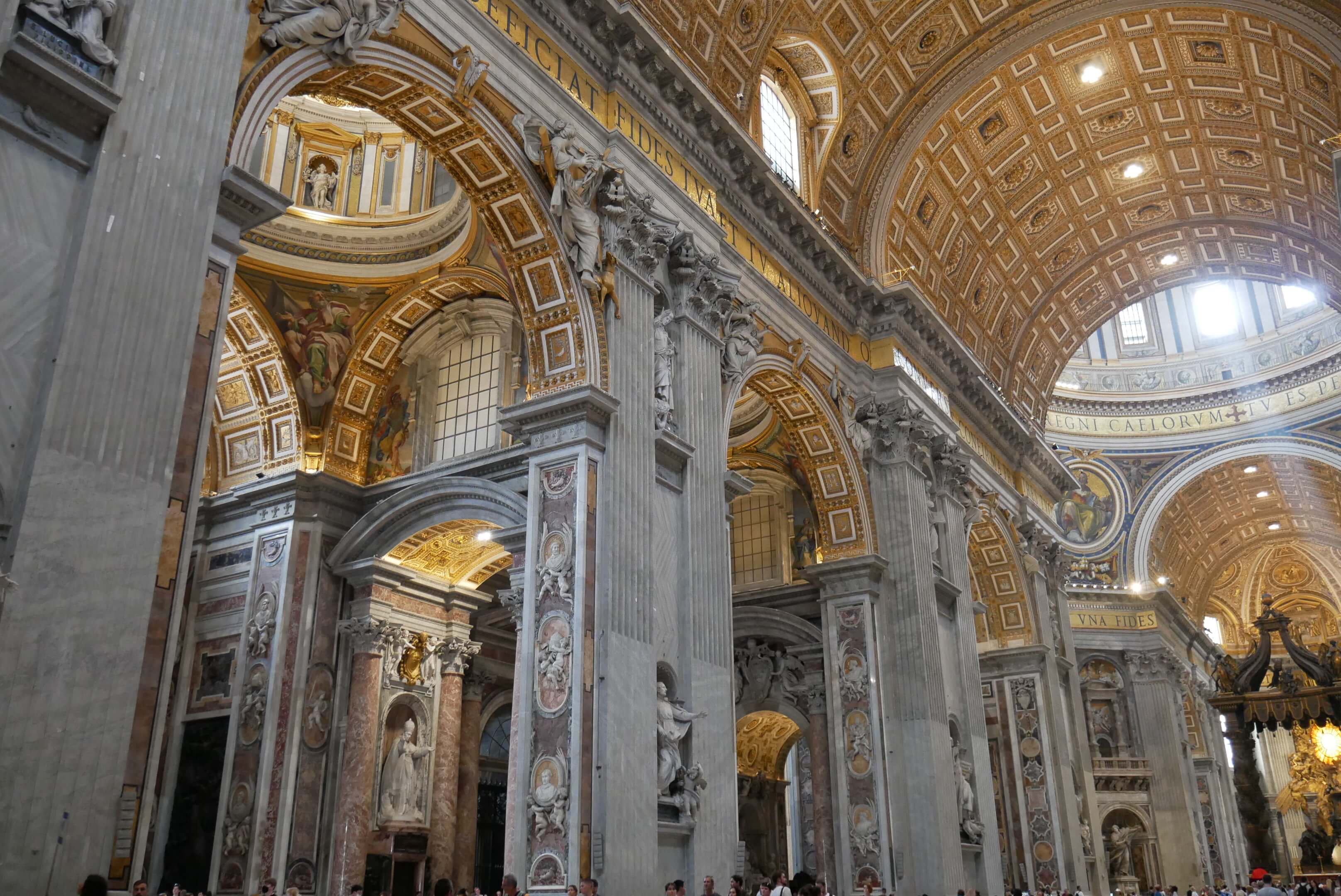 les voutes de la basilique saint pierre à rome